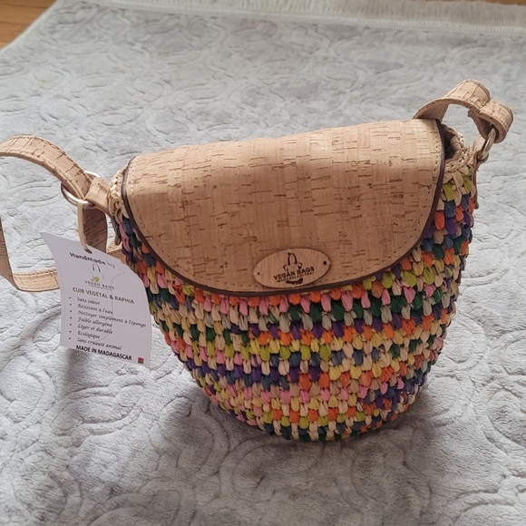 Vegan cork and raphia crossbody purse - Picture 3 of 10